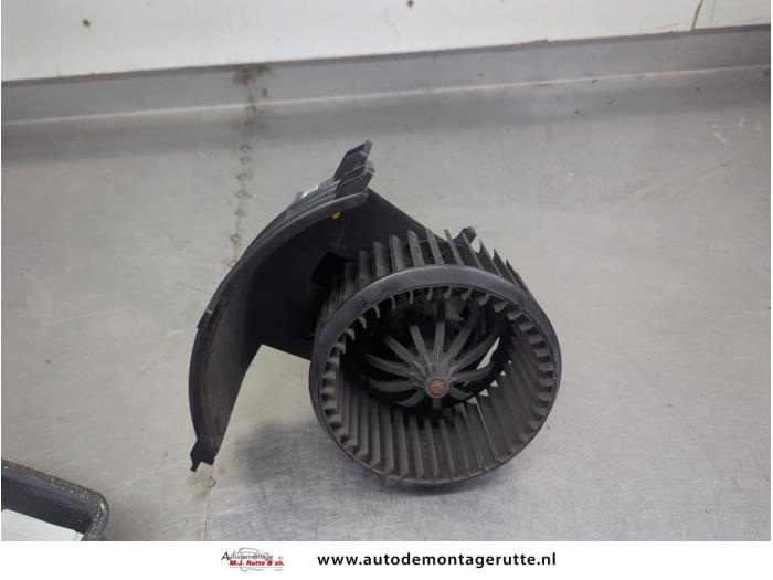 Gebruikte Kachel Ventilatiemotor Volkswagen Transporter O205120