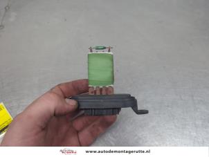 O205122 Gebruikte kachel weerstand Volkswagen Transporter