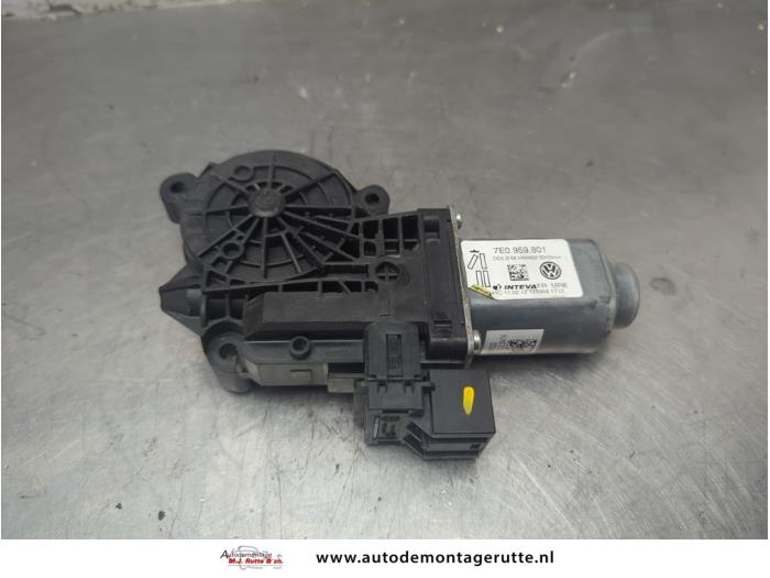 Gebruikte Portierruitmotor Volkswagen Transporter O205149