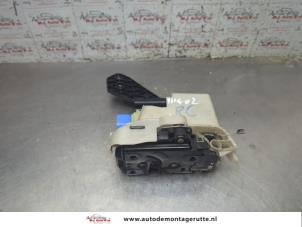 O205151 Gebruikte portierslot mechaniek 2deurs links Volkswagen Transporter