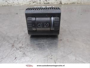 O205154 Gebruikte schakelaar koplamp ihv Volkswagen Transporter