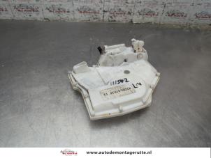 O205163 Gebruikte portierslot mechaniek 4deurs links-voor Opel Agila