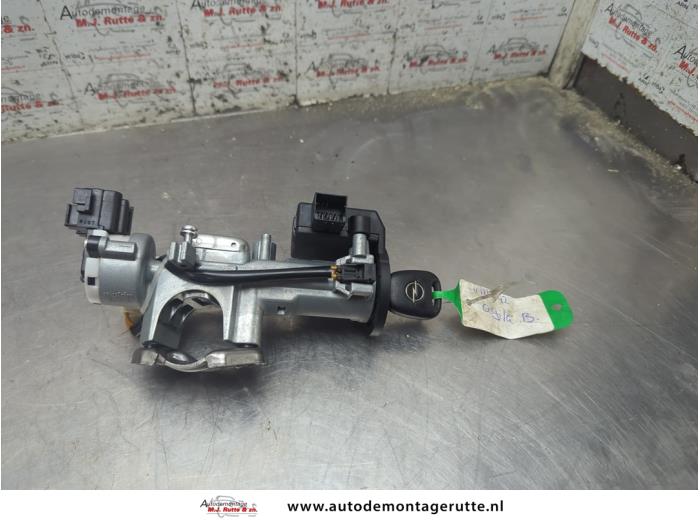 Gebruikte Kontaktslot+Sleutel Opel Agila O205164