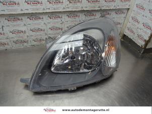 O205206 Gebruikte linker koplamp Toyota Yaris