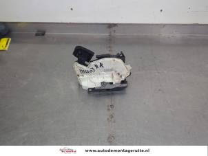 O205225 Gebruikte deurslot mechaniek 4deurs rechts-achter Volkswagen Golf