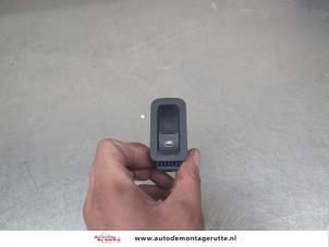 O205244 Gebruikte raam schakelaar elektrisch Volkswagen Golf