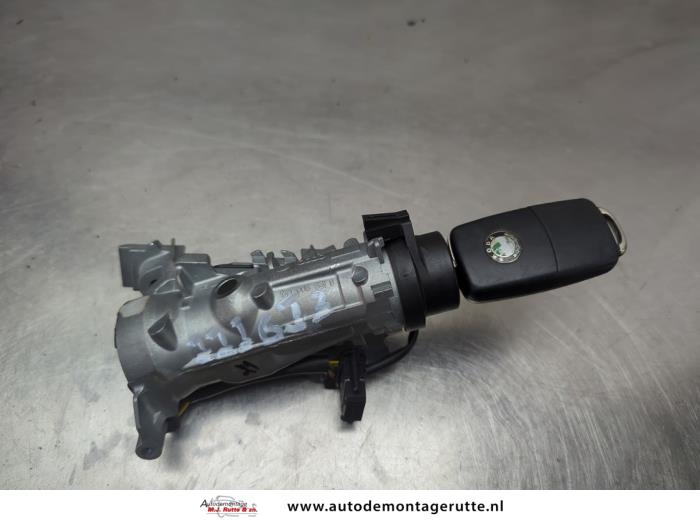 Gebruikte Sleutel+Contactslot Skoda Octavia O205269
