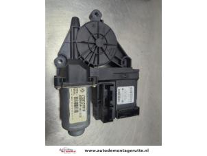 O205270 Gebruikte motor electrisch raam Skoda Octavia