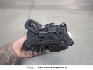 O205283 Gebruikte slotmechaniek portier 4deurs links-voor Volkswagen Golf