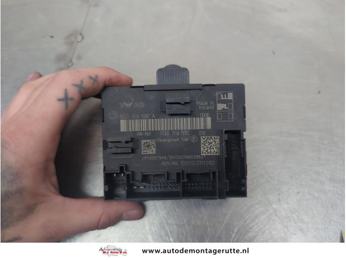 Gebruikte Comfort Module Volkswagen Golf O205291