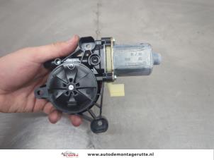 O205297 Gebruikte motor electrisch raam Volkswagen Golf
