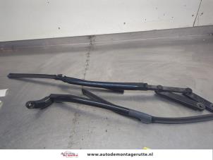 O205302 Gebruikte ruitenwisserarm set Porsche Cayenne