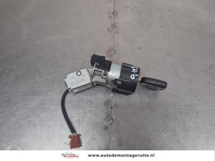 O205313 Gebruikte kontaktslot+sleutel Peugeot 207