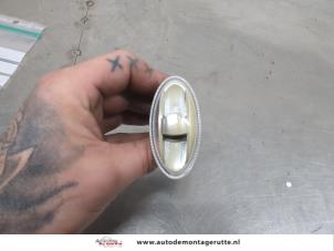 O205320 Gebruikte knipperlicht scherm rechts-voor Peugeot 107