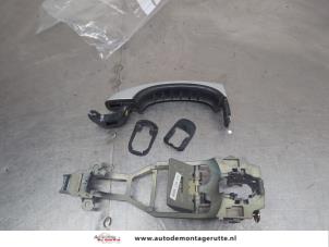 O205319 Gebruikte deurgreep 4deurs links-voor Porsche Cayenne