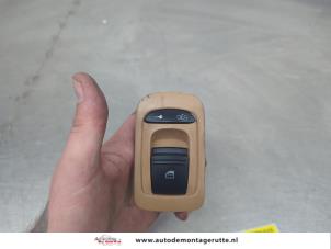 O205335 Gebruikte elektrisch raam schakelaar Porsche Cayenne