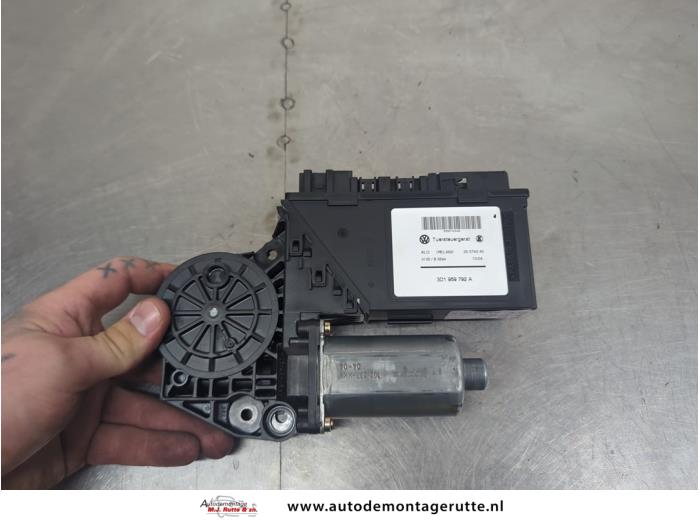 Gebruikte Portierruitmotor Porsche Cayenne O205339