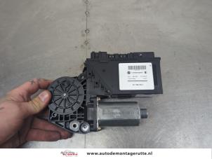 O205339 Gebruikte raammotor portier Porsche Cayenne