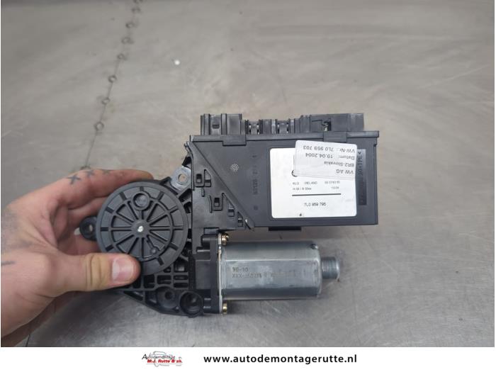 Gebruikte Portierruitmotor Porsche Cayenne O205341