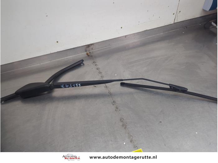 Gebruikte Ruitenwisserarm voor Renault Megane Scenic O205355