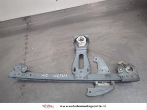 O205375 Gebruikte raammechaniek 2deurs links-voor Citroen C1
