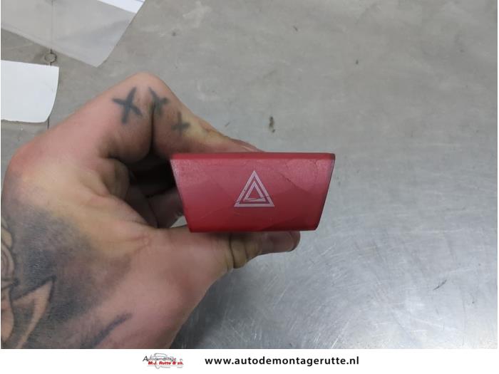 Gebruikte Gevarenlicht Schakelaar Citroen C1 O205401