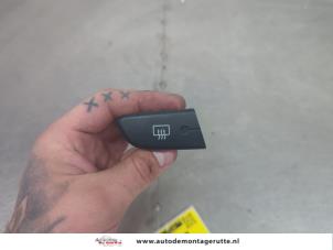 O205403 Gebruikte verwarmingsschakelaar achterruit Citroen C1