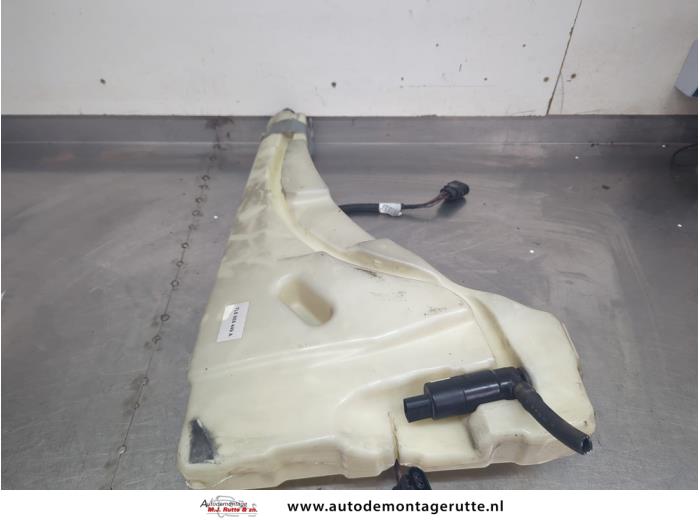 Gebruikte Ruitensproeiertank voor Porsche Cayenne O205404