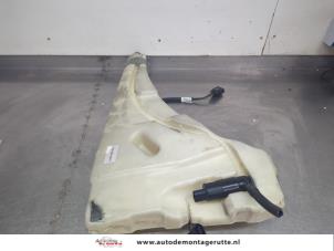 O205404 Gebruikte ruitensproeiertank voor Porsche Cayenne
