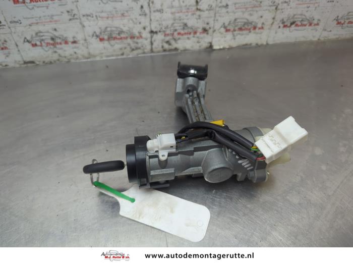 Gebruikte Kontaktslot+Sleutel Hyundai Matrix O205421