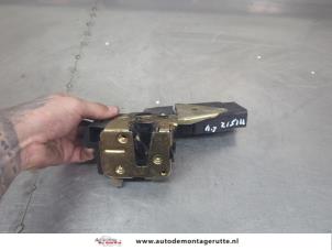 O205454 Gebruikte deurslot mechaniek 4deurs links-voor Volvo V40