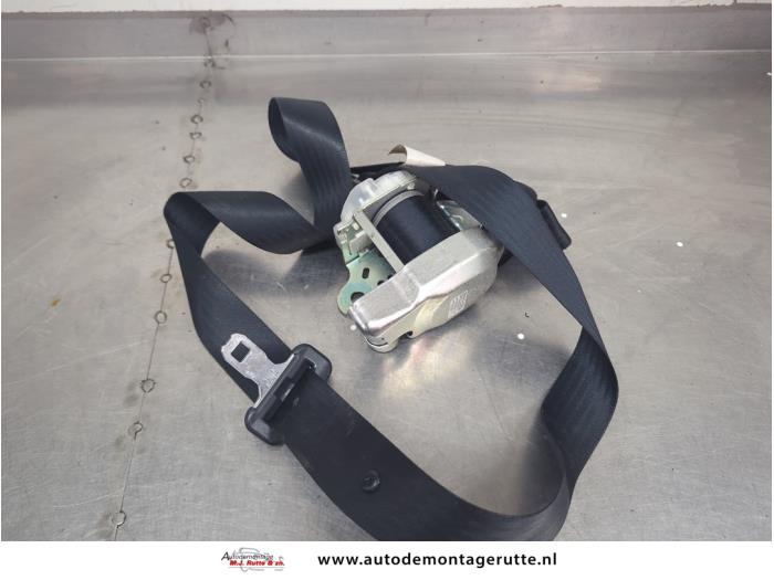 Gebruikte Veiligheidsgordel rechts-voor Toyota Aygo O205455