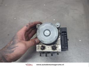 O205463 Gebruikte abs pomp Opel Corsa