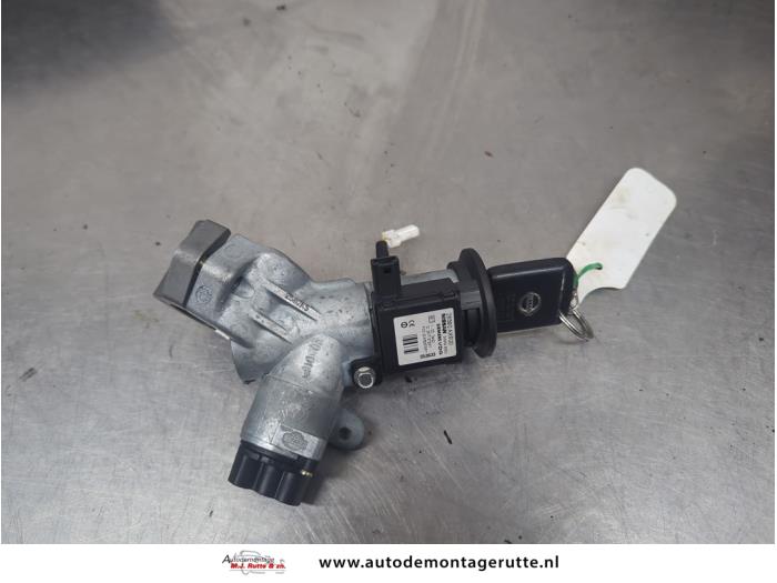 Gebruikte Kontaktslot+Sleutel Nissan Micra O205513