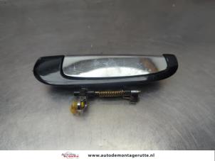 O205526 Gebruikte portiergreep 4deurs links-achter Kia Picanto