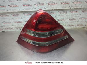 O205539 Gebruikte achterlicht links Mercedes SLK