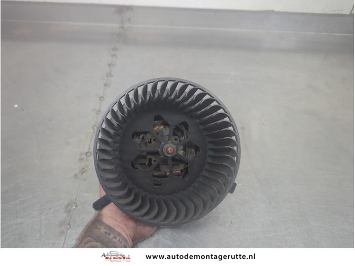 Gebruikte Chaufage Ventilatiemotor Volkswagen Golf O205719