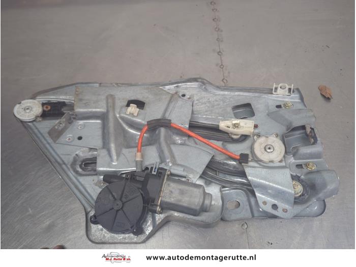 Gebruikte Ruitmechaniek 4Deurs links-achter Peugeot 206 O205696