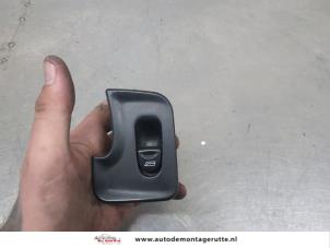 O205711 Gebruikte elektrisch raam schakelaar Alfa Romeo 147
