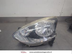 O205729 Gebruikte koplamp rechts Nissan Micra