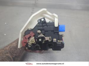 O205734 Gebruikte deurslot mechaniek 4deurs links-achter Volkswagen Golf