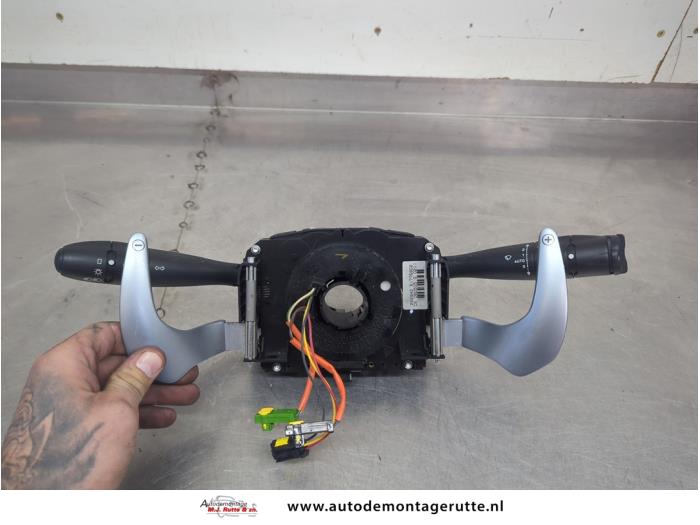 Gebruikte Schakelaar Stuurkolom (licht) Peugeot 1007 O205661
