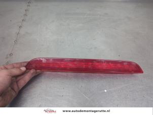 O205653 Gebruikte extra remlicht midden Mazda 2