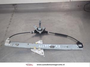 O205652 Gebruikte raammechaniek 4deurs rechts-achter Mazda 2