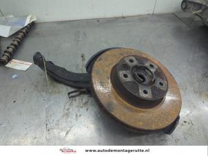 O205635 Gebruikte fusee links-voor Porsche Cayenne