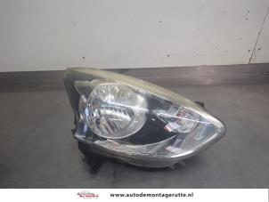 O205739 Gebruikte linker koplamp Nissan Micra