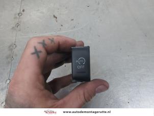O205759 Gebruikte start/stop schakelaar Nissan Micra