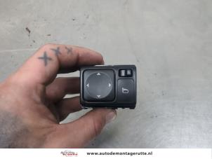 O205761 Gebruikte schakelaar spiegel Nissan Micra