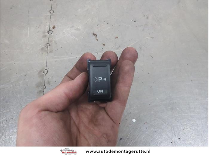Gebruikte PDC Schakelaar Nissan Micra O205763