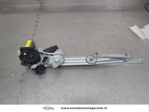 O205770 Gebruikte raammechaniek 4deurs rechts-voor Nissan Micra